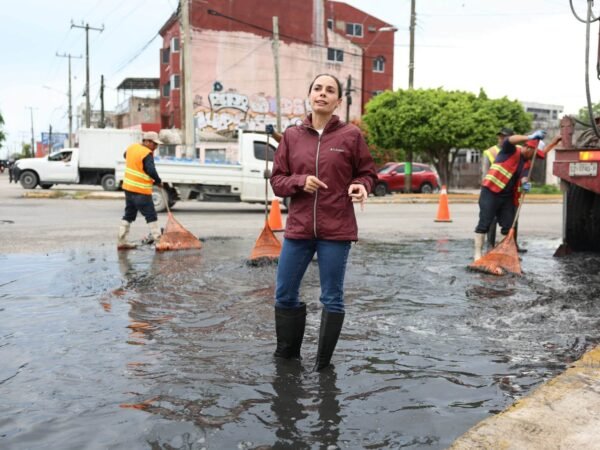 Supervisa Ana Paty Peralta operativo especial ante lluvias en Cancún