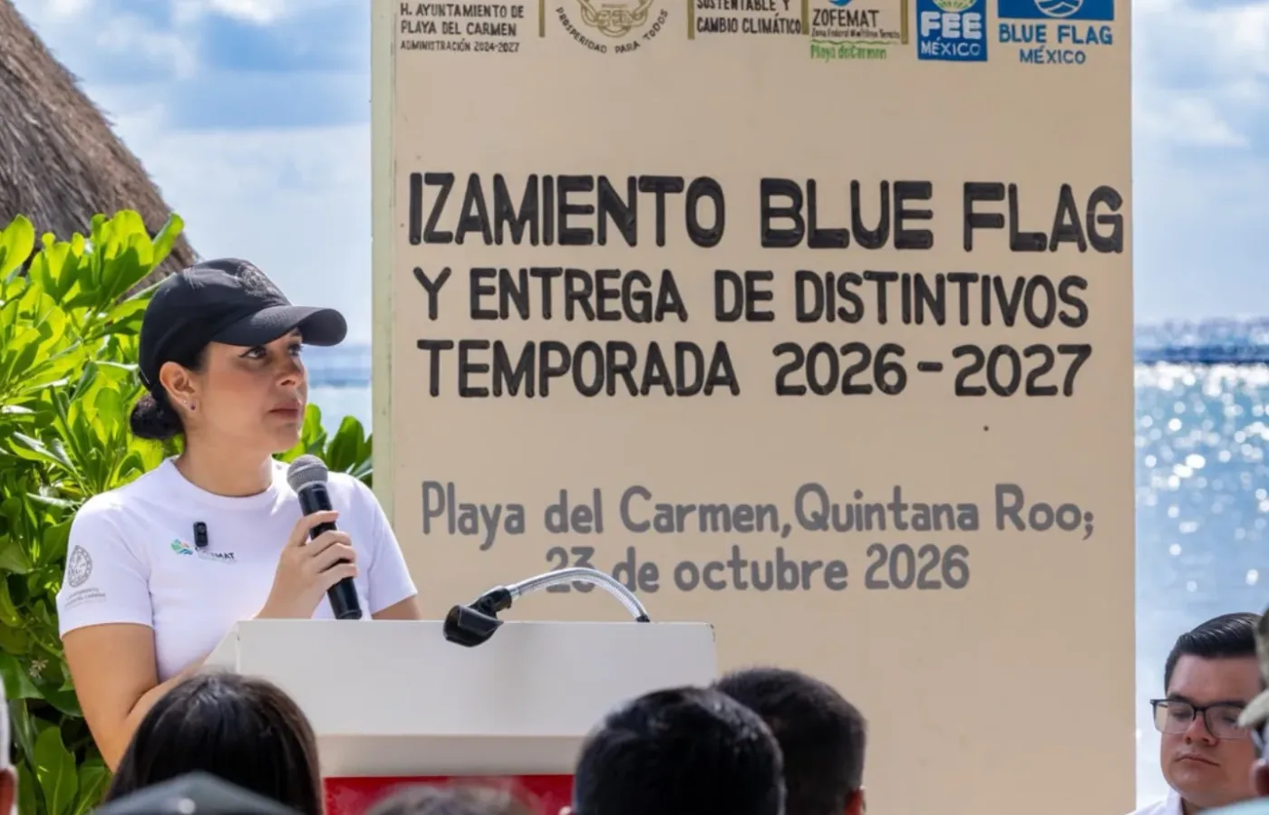 Encabeza Estefanía Mercado izamiento de banderas Blue Flag