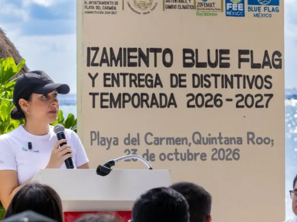 Encabeza Estefanía Mercado izamiento de banderas Blue Flag