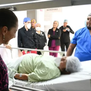Supervisa Claudia Sheinbaum atención médica y avances hospitalarios en Chetumal