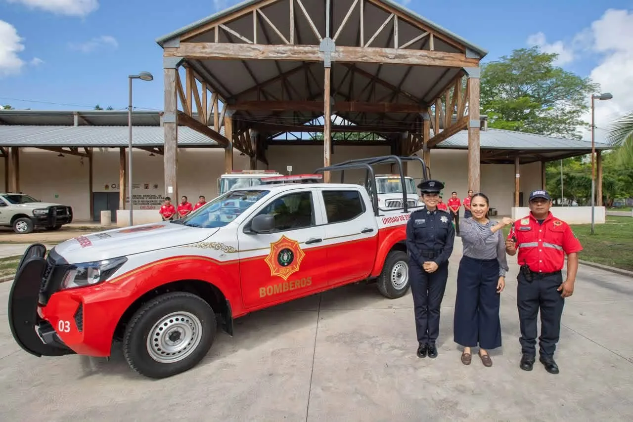 Mary Hernández equipa a Bomberos de Felipe Carrillo Puerto con nueva unidad de rescate