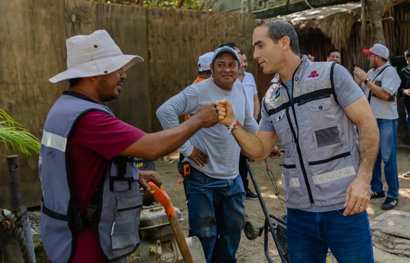 Diego Castañón despliega bacheo emergente en Tulum